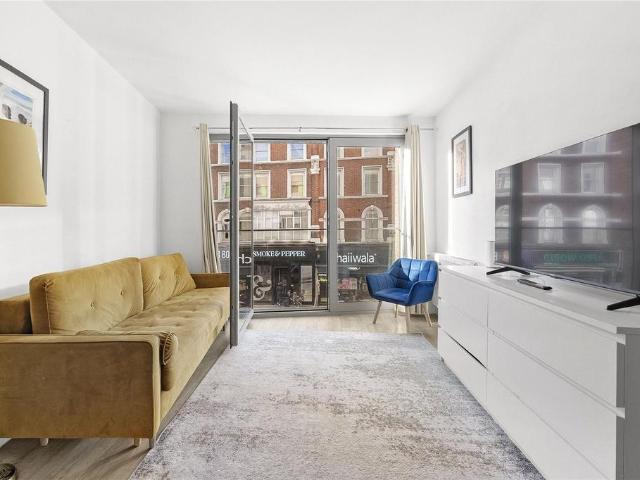 Flat for sale in Dalston, De Beauvoir Town