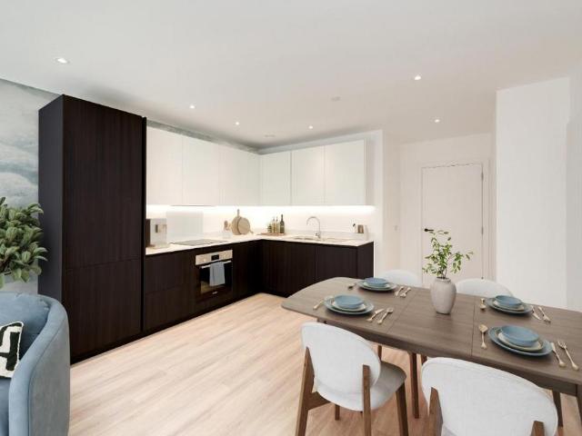 Flat for sale in London Borough of Ealing, Park Royal
