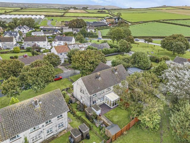 Flat for sale in Scurlage, Wales