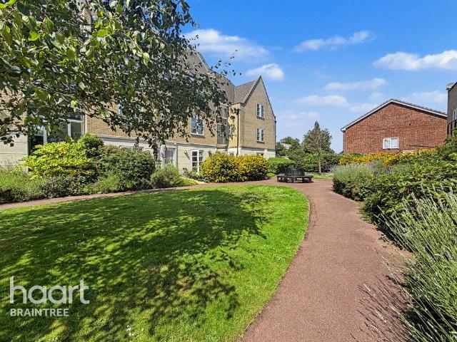 Flat for sale in Bocking, Chipping Hill