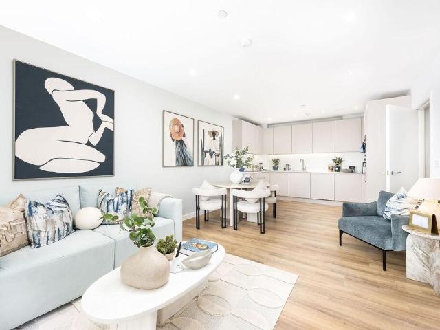 Flat for sale in North Wembley, Greater London