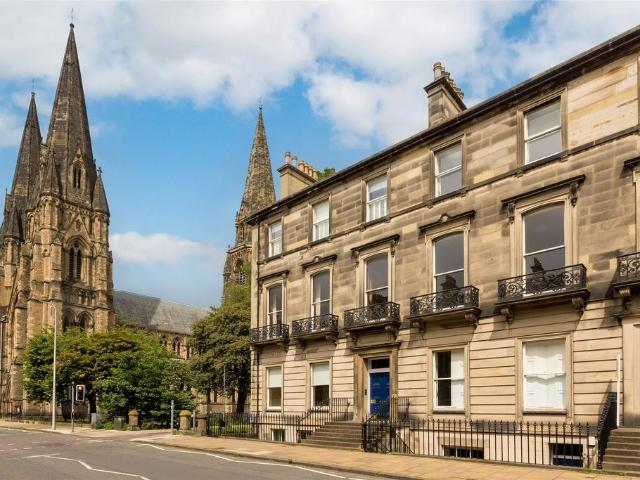 Flat for sale in Haymarket, Scotland