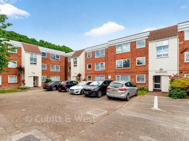Flat for sale in West Worthing, Worthing