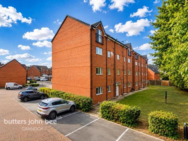 Flat for sale in Huntington, Great Chatwell