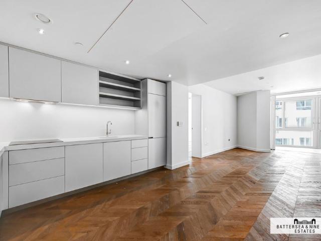 Flat for sale in Nine Elms, Greater London