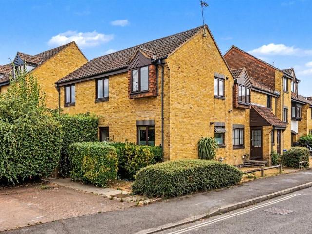 Flat for sale in Rotherhithe, Greater London