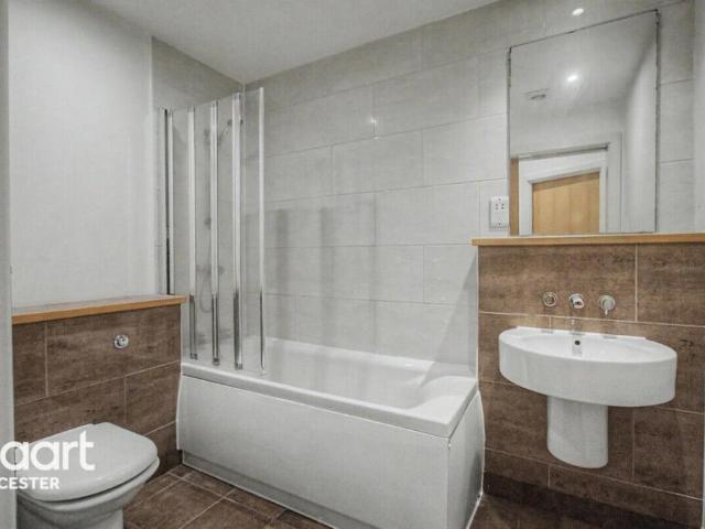Flat for sale in St Matthew's, Leicester