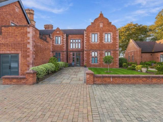 Flat for sale in Old Milverton, Warwick