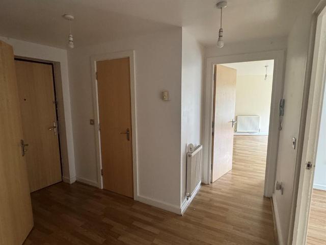 Flat for sale in Monkston Park, Milton Keynes
