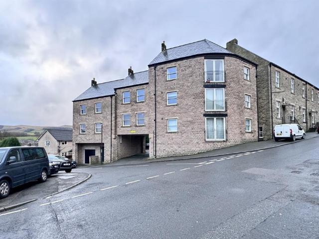 Flat for sale in Charlesworth, East Midlands