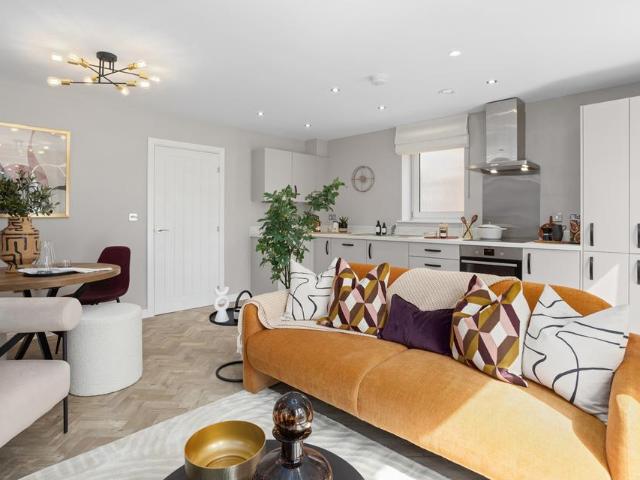 Flat for sale in Alton Barnes, Essex