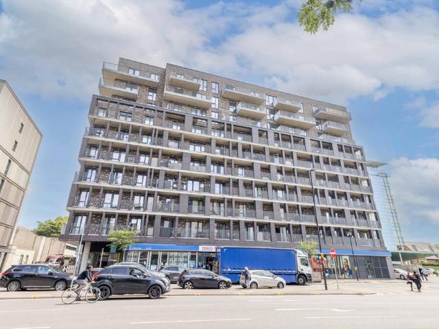 Flat for sale in Slough