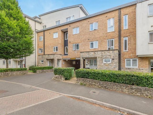 Flat for sale in Midway, Kent