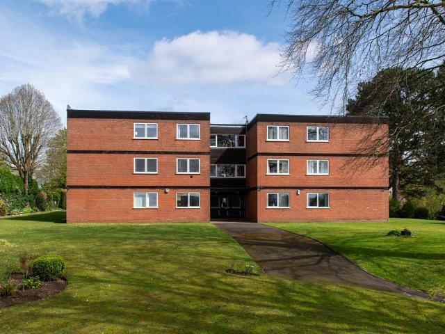 Flat for sale in Comberton, Rushock