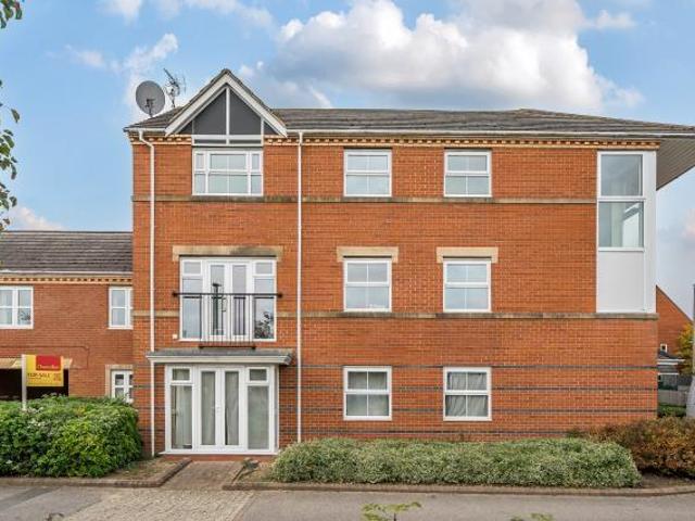 Flat for sale in Evershot, Oxfordshire