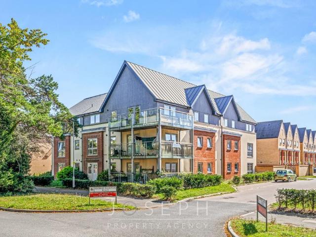 Flat for sale in California, Key Street