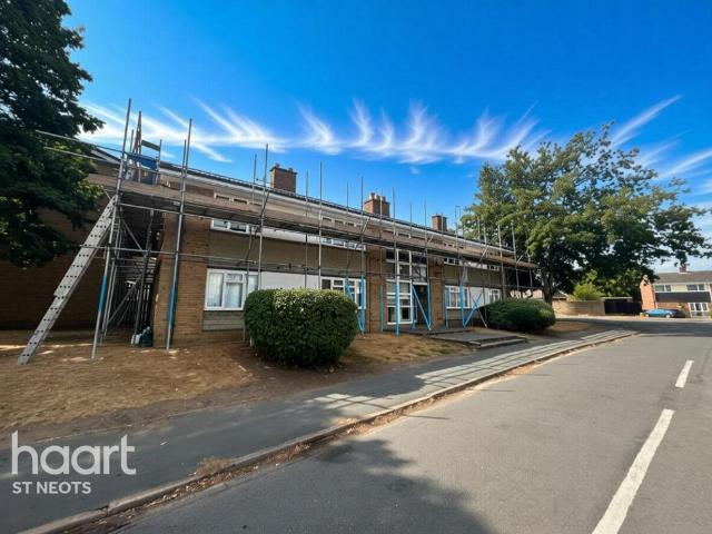 Flat for sale in Roman Town, Huntingdon