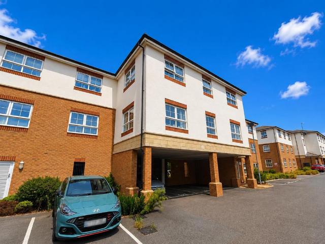 Flat for sale in Peacehaven, Iford