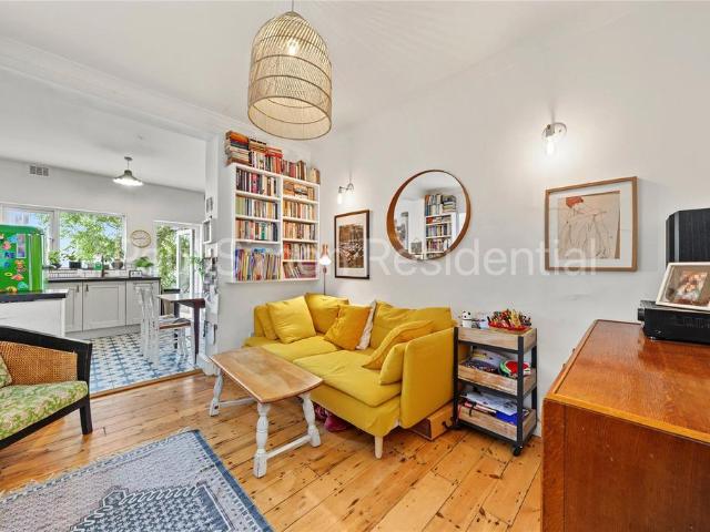 Flat for sale in The Gardens, Greater London