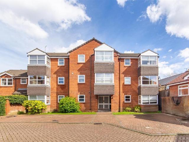 Flat for sale in Gosforth, Newcastle upon Tyne