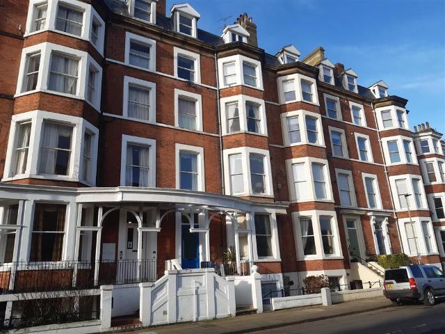 Flat for sale in South Cliff, Kepwick