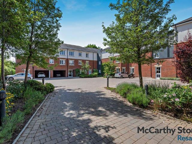 Flat for sale in Cranbrook & Sissinghurst, Sandown Park