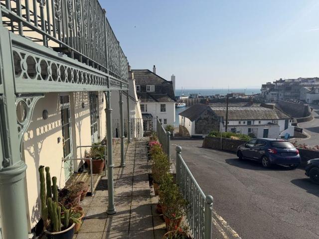 Flat for sale in Bohortha, St Mawes