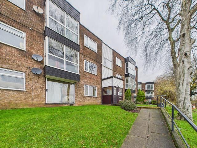 Flat for sale in Bury, Greater Manchester