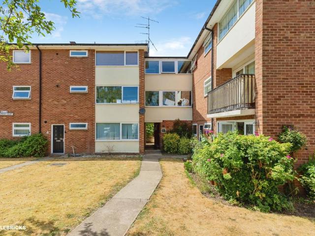 Flat for sale in Stratford-upon-Avon, Alderminster