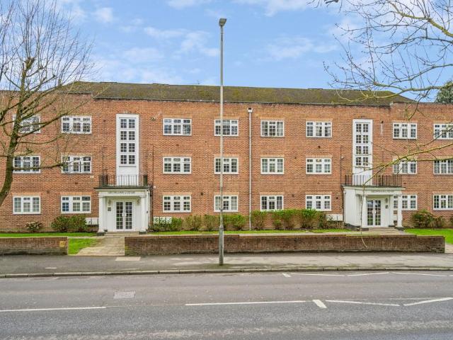 Flat for sale in Eastcote Village, Greater London