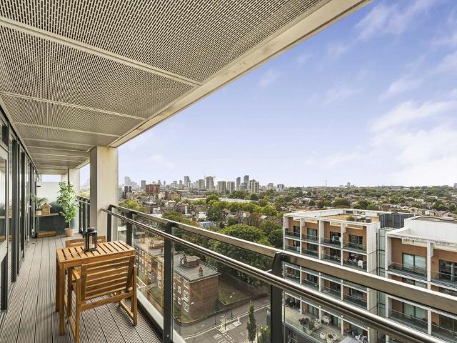 Flat for sale in Dalston, De Beauvoir Town