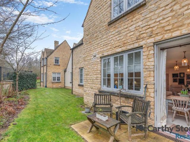 Flat for sale in Fossebridge, Gloucestershire