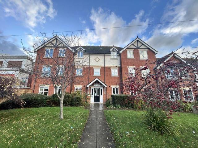 Flat for sale in Colwyn Bay, Wales