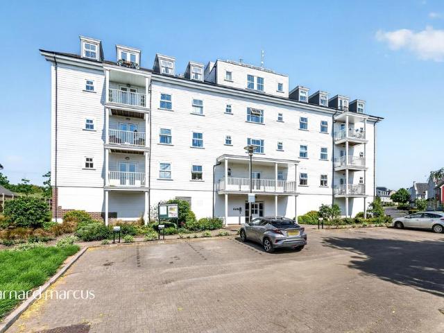 Flat for sale in Worcester Park, Isle Of Man