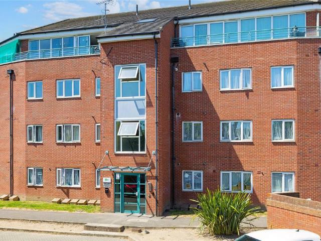 Flat for sale in Dagenham, Isle Of Man