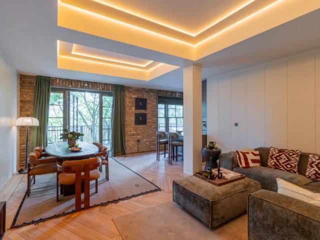 Flat for sale in Chalk Farm, Greater London