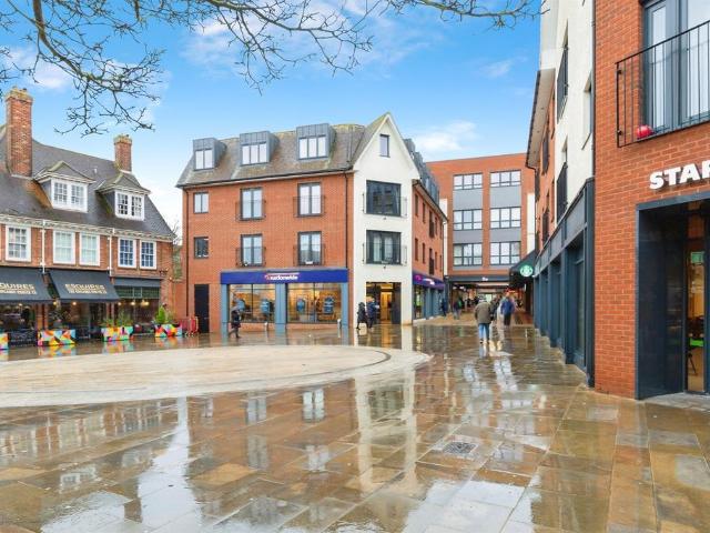 Flat for sale in Jackmans Estate, King's Walden