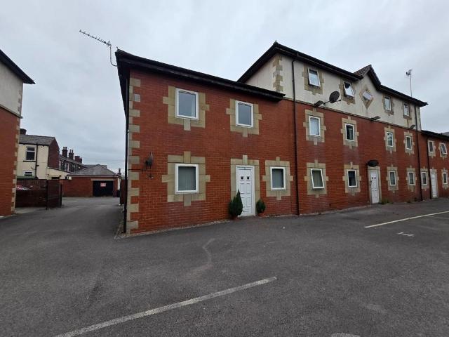 Flat for sale in Bury, Greater Manchester