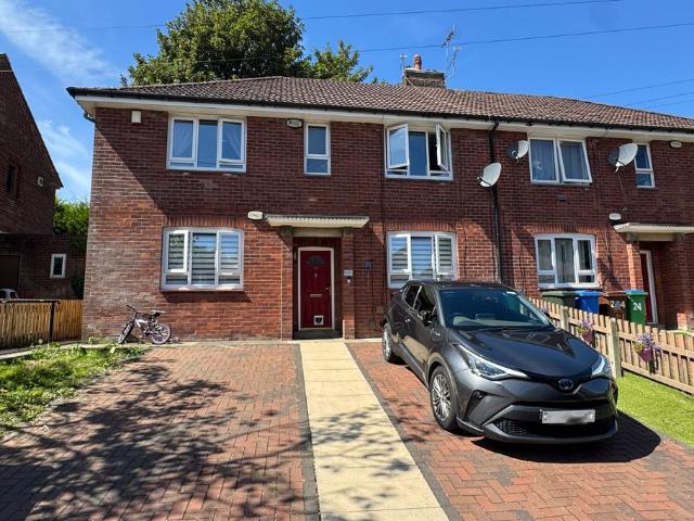 Flat for sale in Sudden, Burnedge
