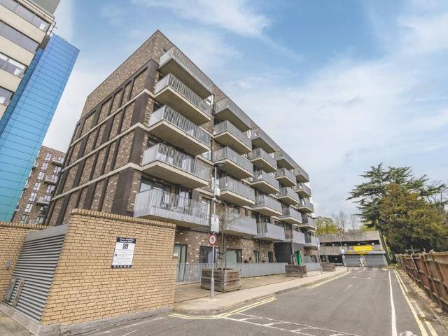 Flat for sale in Slough, Isle Of Man