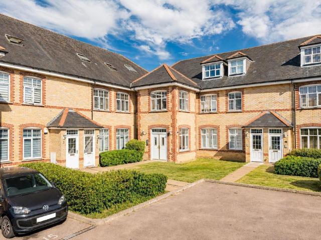 Flat for sale in Hertford, Colliers End