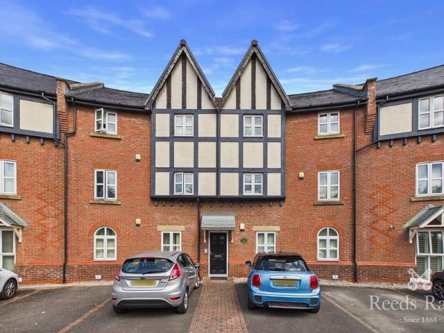 Flat for sale in Upton, Widnes