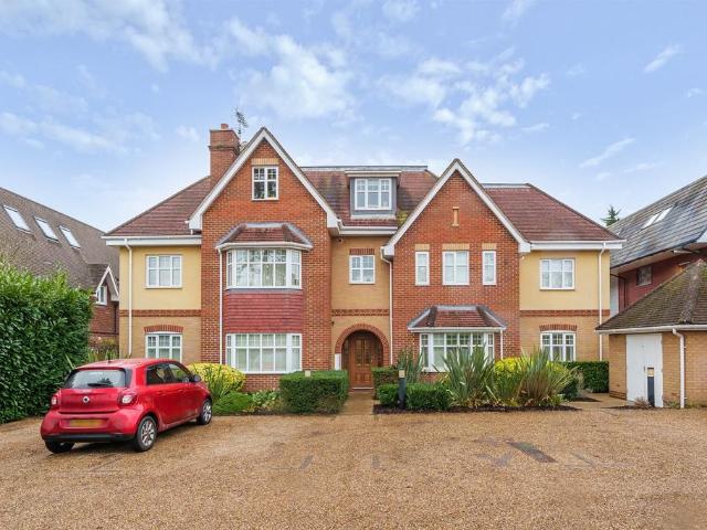 Flat for sale in Bray Wick, Maidenhead