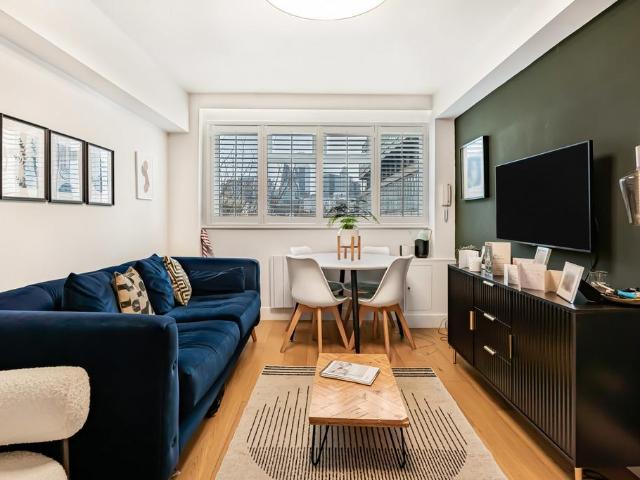 Flat for sale in St. George in the East, Whitechapel