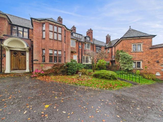 Flat for sale in Tettenhall, West Midlands