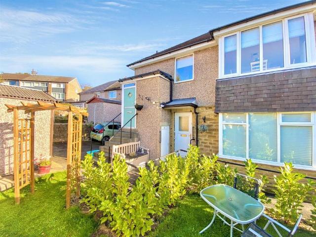 Flat for sale in Hipperholme, Calderdale