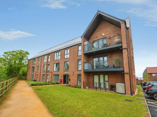 Flat for sale in Wollaston, Amblecote