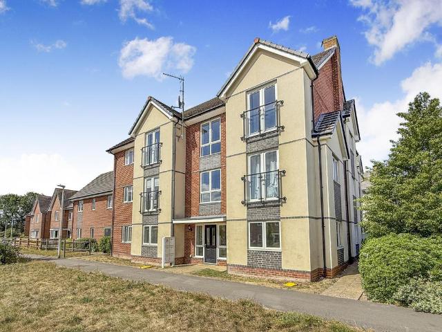 Flat for sale in Shinfield, Spencers Wood