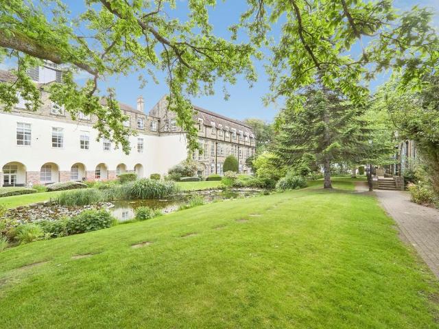 Flat for sale in Priestthorpe, Crossflatts