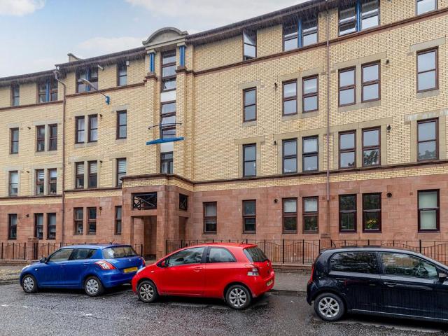 Flat for sale in Hutchesontown, Gorbals